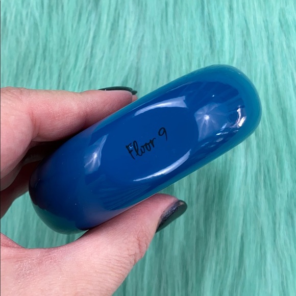 Floor 9 Night Cap Flask and Bag - Picture 14 of 16